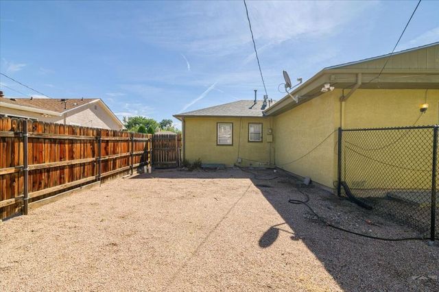 737 Airlane Ave, Pueblo, CO 81005