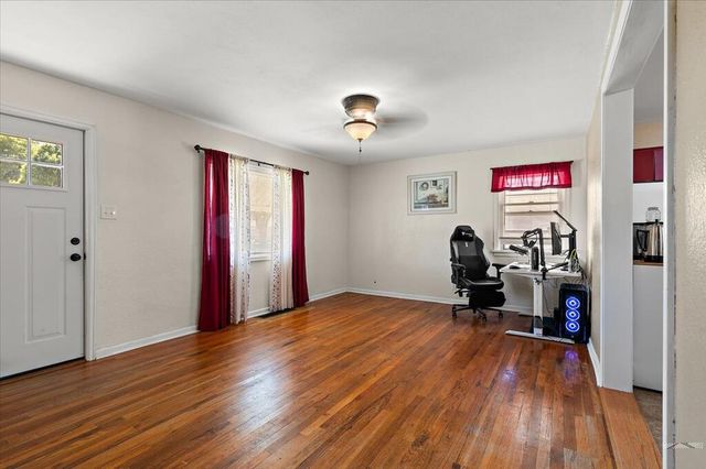 737 Airlane Ave, Pueblo, CO 81005