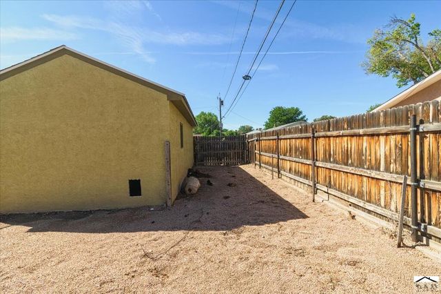737 Airlane Ave, Pueblo, CO 81005