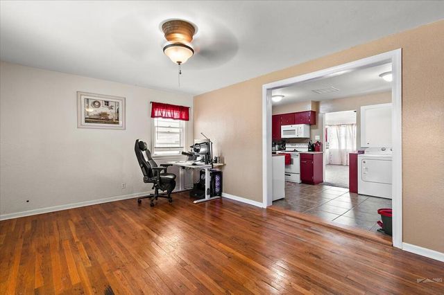 737 Airlane Ave, Pueblo, CO 81005