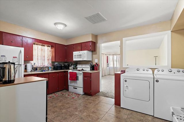 737 Airlane Ave, Pueblo, CO 81005