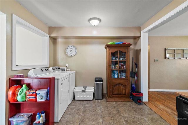 737 Airlane Ave, Pueblo, CO 81005