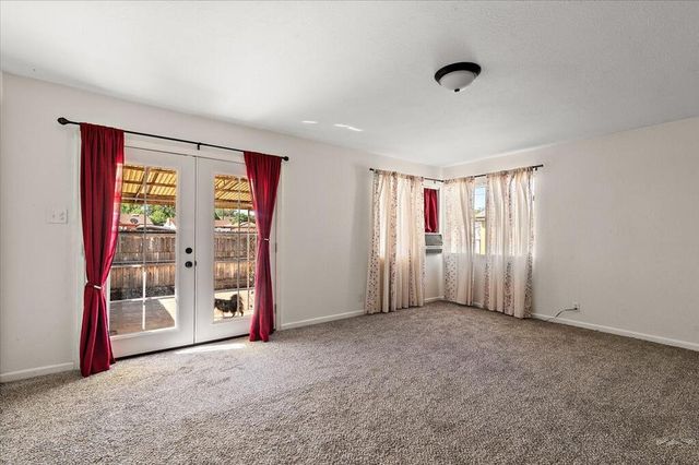737 Airlane Ave, Pueblo, CO 81005