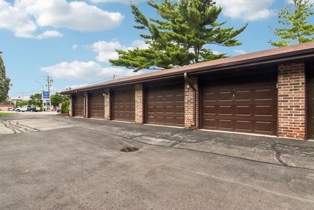 9555 Southwest Highway 1S, Oak Lawn, IL 60453