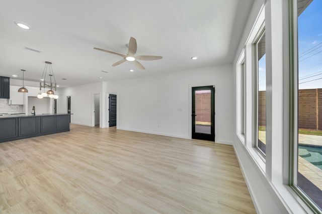 20914 S S lakeview Drive, Panama City Beach, FL 32413