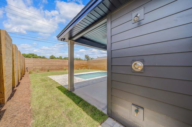 20914 S S lakeview Drive, Panama City Beach, FL 32413