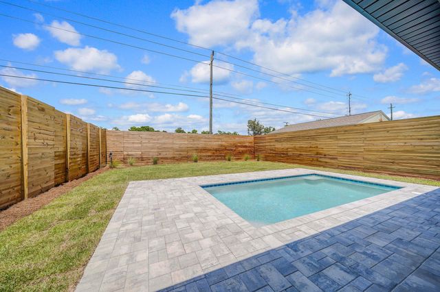 20914 S S lakeview Drive, Panama City Beach, FL 32413