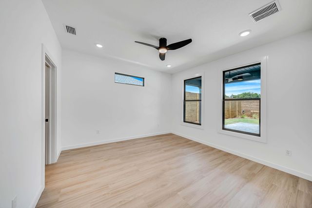 20914 S S lakeview Drive, Panama City Beach, FL 32413