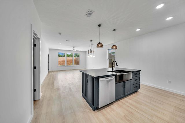 20914 S S lakeview Drive, Panama City Beach, FL 32413