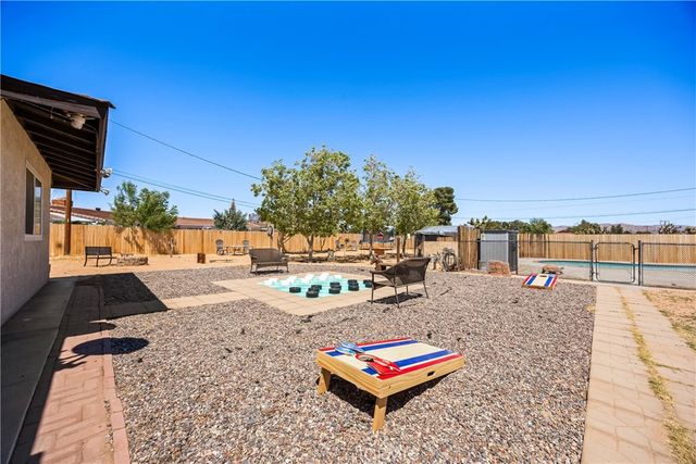 20696 Tonawanda Road, Apple Valley, CA 92307