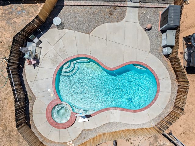 20696 Tonawanda Road, Apple Valley, CA 92307