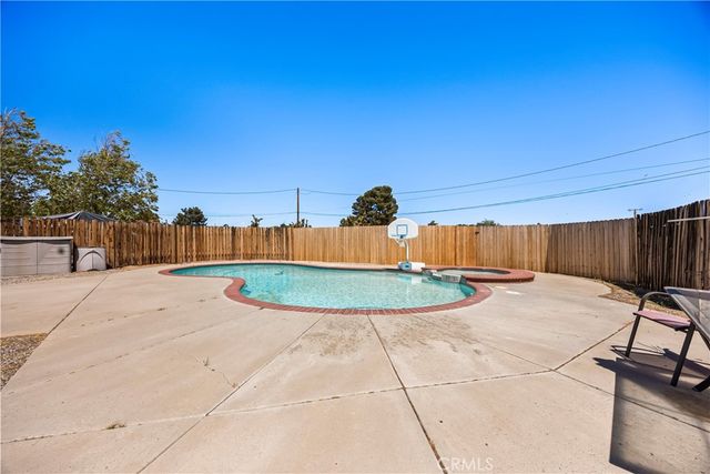 20696 Tonawanda Road, Apple Valley, CA 92307