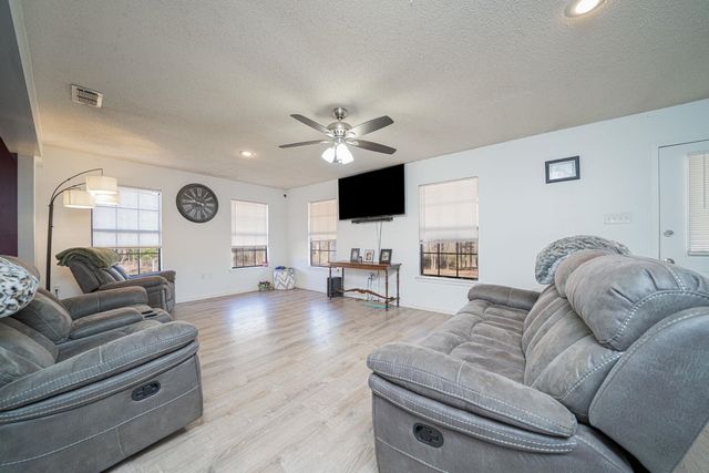 1680 Strong Rd, Diana, TX 75640