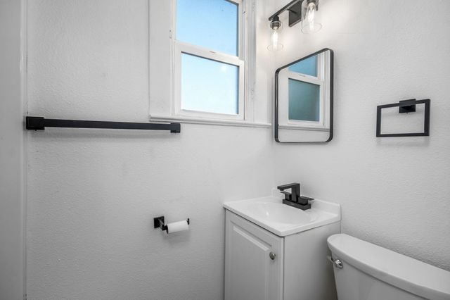 1102 W Jackson Ave, Spokane, WA 99205
