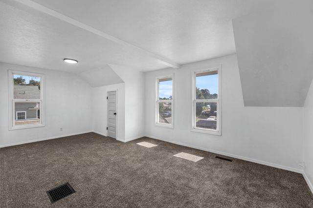 1102 W Jackson Ave, Spokane, WA 99205