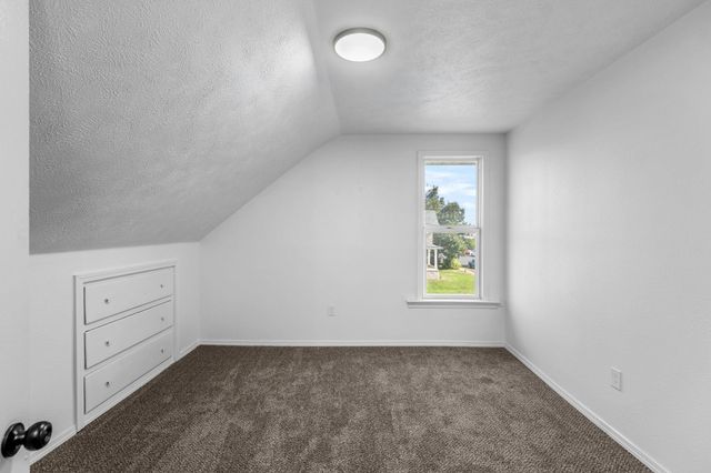 1102 W Jackson Ave, Spokane, WA 99205
