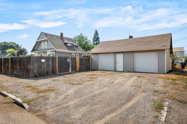 1102 W Jackson Ave, Spokane, WA 99205