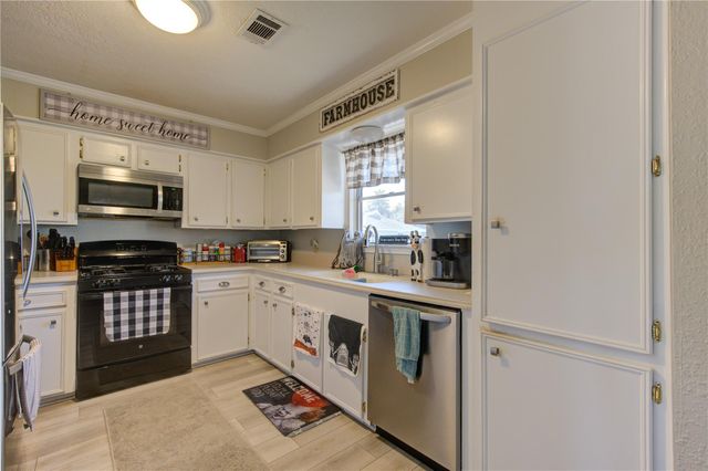 13 S Skimmer Street, La Marque, TX 77568