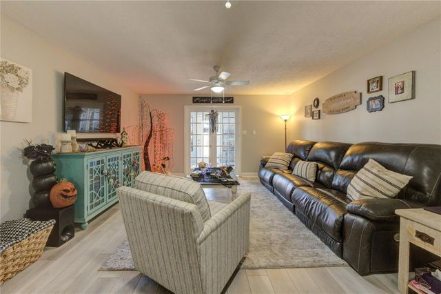 13 S Skimmer Street, La Marque, TX 77568