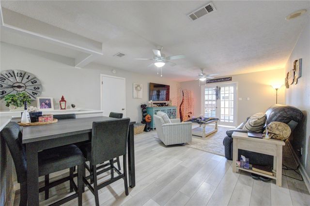 13 S Skimmer Street, La Marque, TX 77568