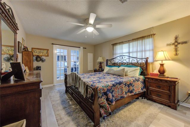 13 S Skimmer Street, La Marque, TX 77568