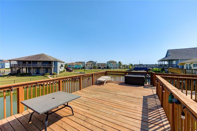 13 S Skimmer Street, La Marque, TX 77568