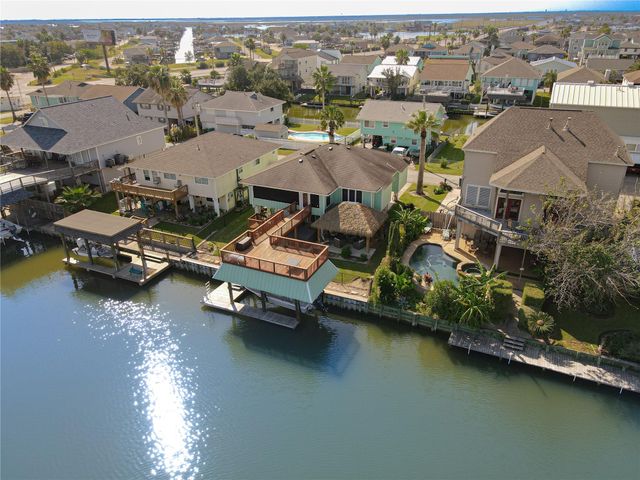 13 S Skimmer Street, La Marque, TX 77568