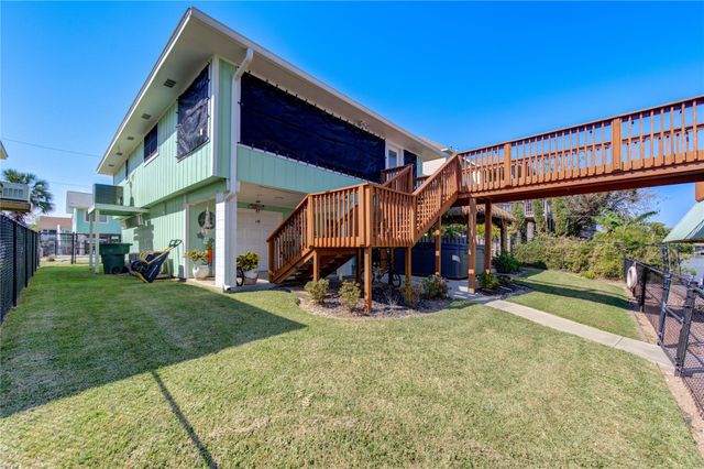 13 S Skimmer Street, La Marque, TX 77568