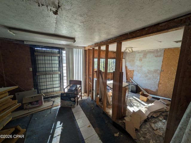 18035 Center Drive, Fountain, FL 32438