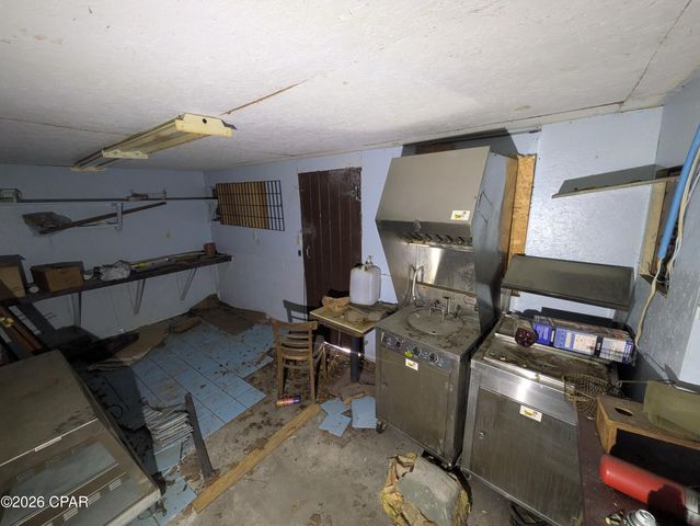 18035 Center Drive, Fountain, FL 32438