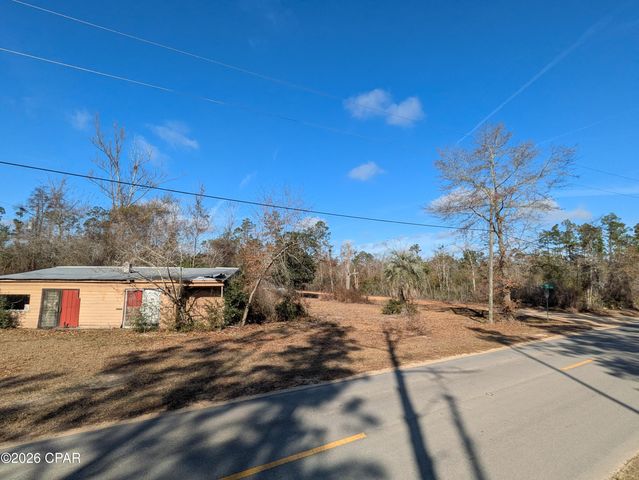 18035 Center Drive, Fountain, FL 32438