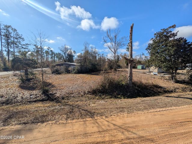 18035 Center Drive, Fountain, FL 32438