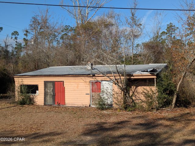 18035 Center Drive, Fountain, FL 32438