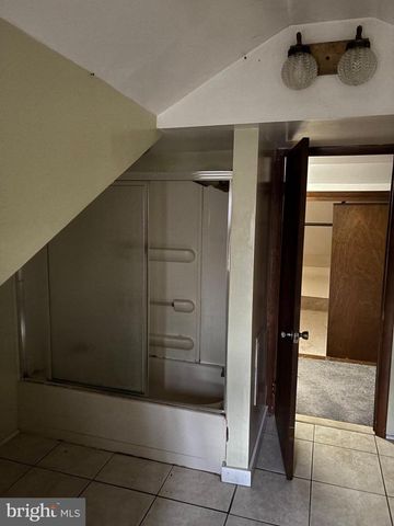 867 BEVERLY RD, Burlington, NJ 08016