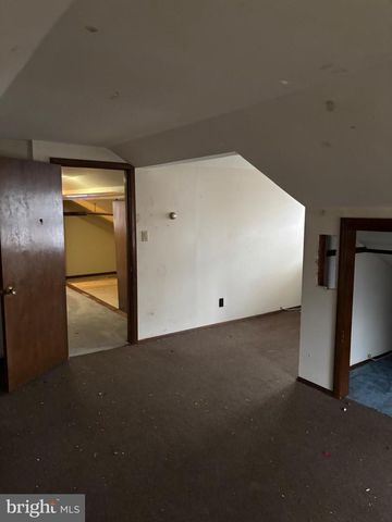 867 BEVERLY RD, Burlington, NJ 08016