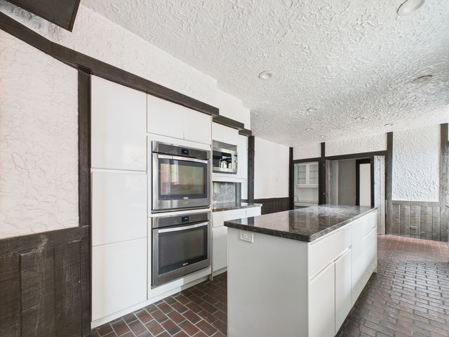5555 S Everett Avenue B3-4, Chicago, IL 60637