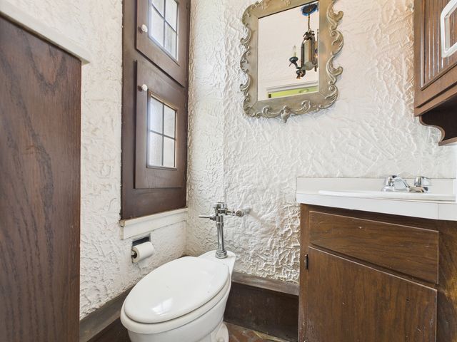5555 S Everett Avenue B3-4, Chicago, IL 60637