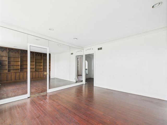 5555 S Everett Avenue B3-4, Chicago, IL 60637