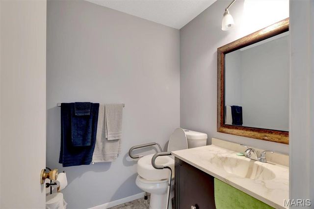 11151 Towering Pines Drive, St Louis, MO 63136