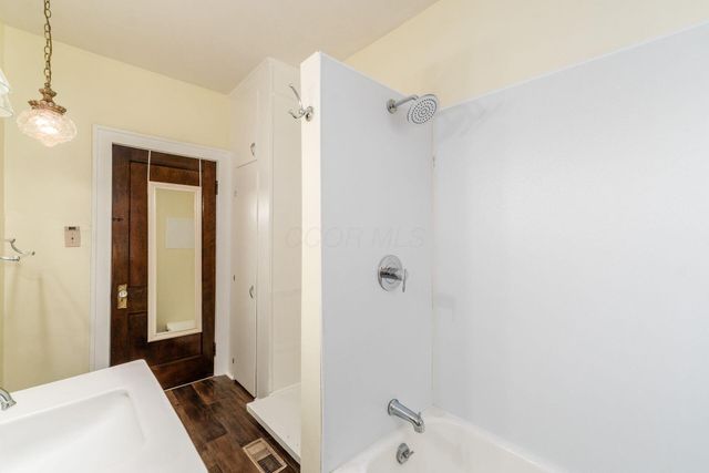 248 N High Street, Canal Winchester, OH 43110