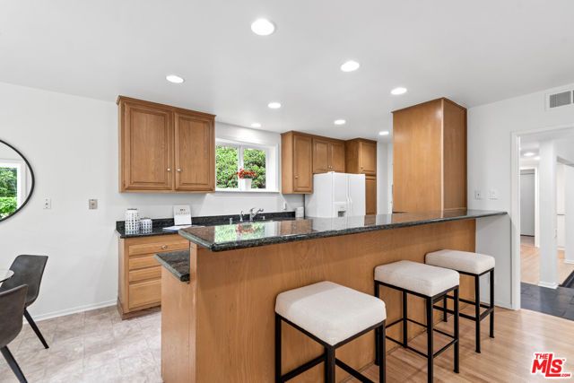 1247 N Bundy Drive, Los Angeles, CA 90049