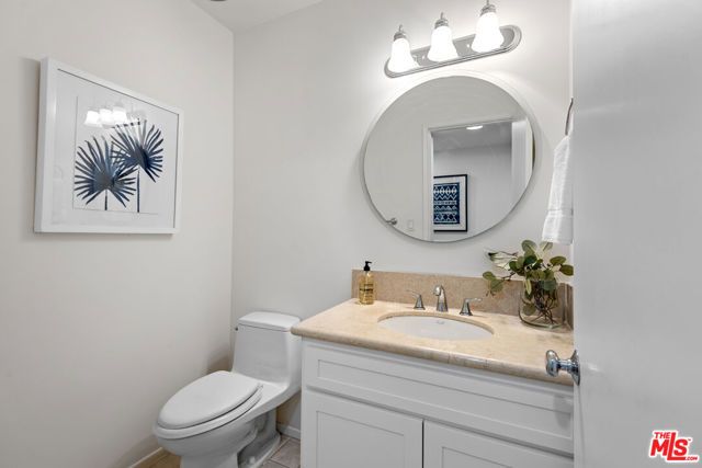 1247 N Bundy Drive, Los Angeles, CA 90049