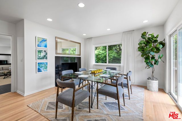 1247 N Bundy Drive, Los Angeles, CA 90049