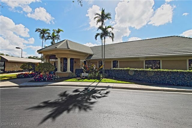 1842 Winding Oaks WAY, Naples, FL 34109