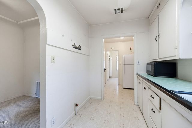 305 E Park Street, Grants Pass, OR 97527