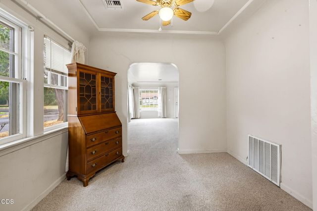 305 E Park Street, Grants Pass, OR 97527