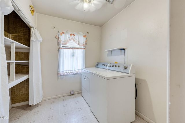 305 E Park Street, Grants Pass, OR 97527