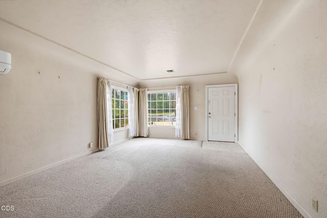 305 E Park Street, Grants Pass, OR 97527