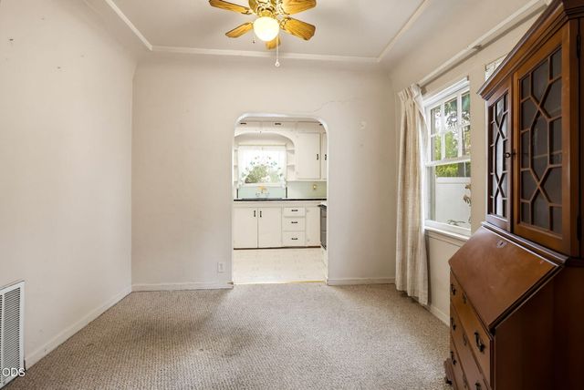 305 E Park Street, Grants Pass, OR 97527