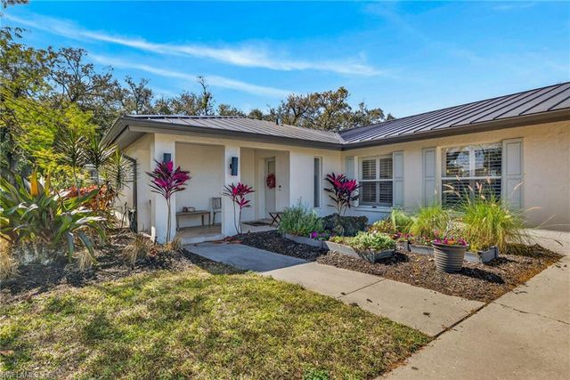 5336 Chippendale CIR W, Fort Myers, FL 33919